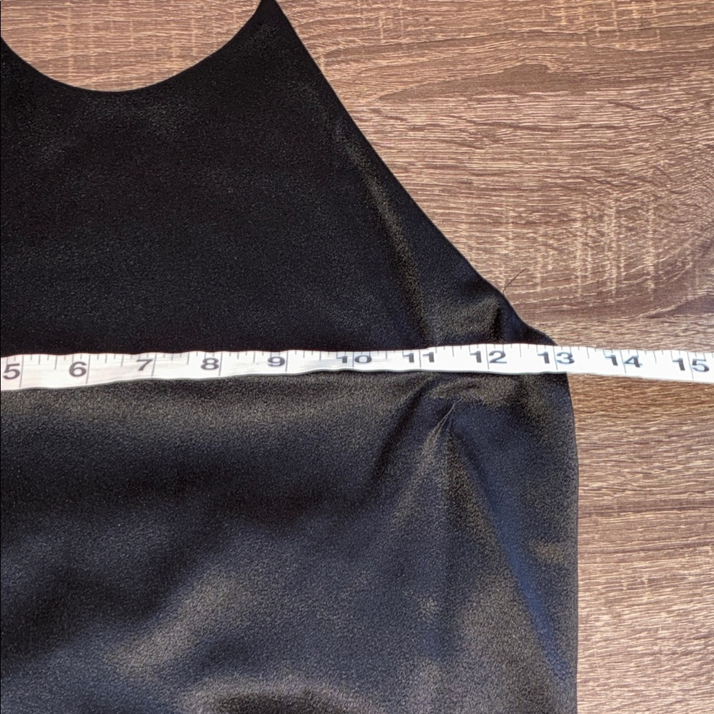 EUC Alice + Olivia XS Black FRENCHIE HANDKERCHIEF HALTER TOP - Picture 6 of 12